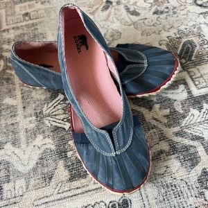 Super cute Sorel slip ons